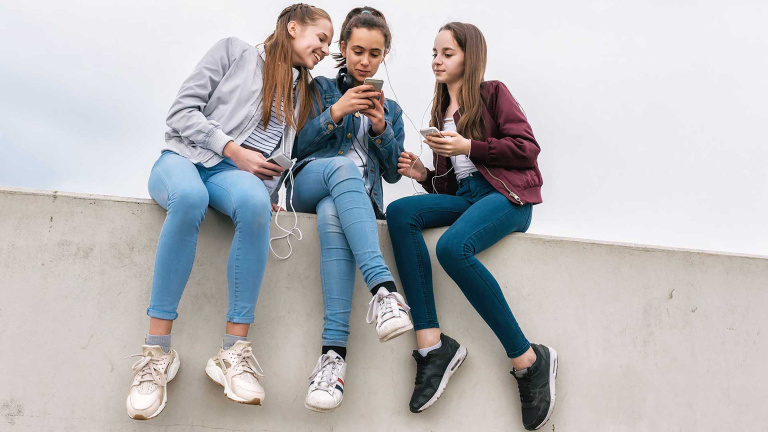 Smartphones, teenagers, and parents